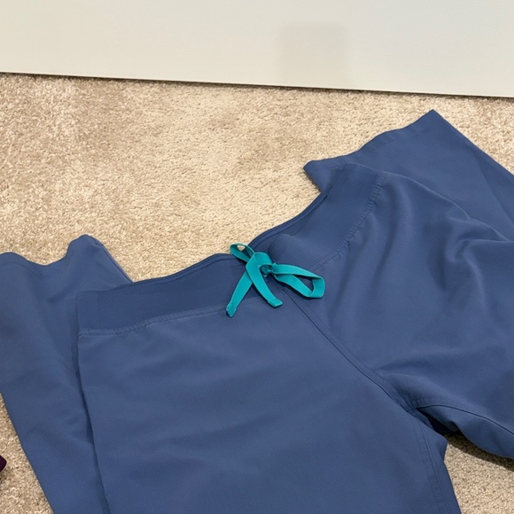 Figs Blue Scrub Set - Picture 4 of 5